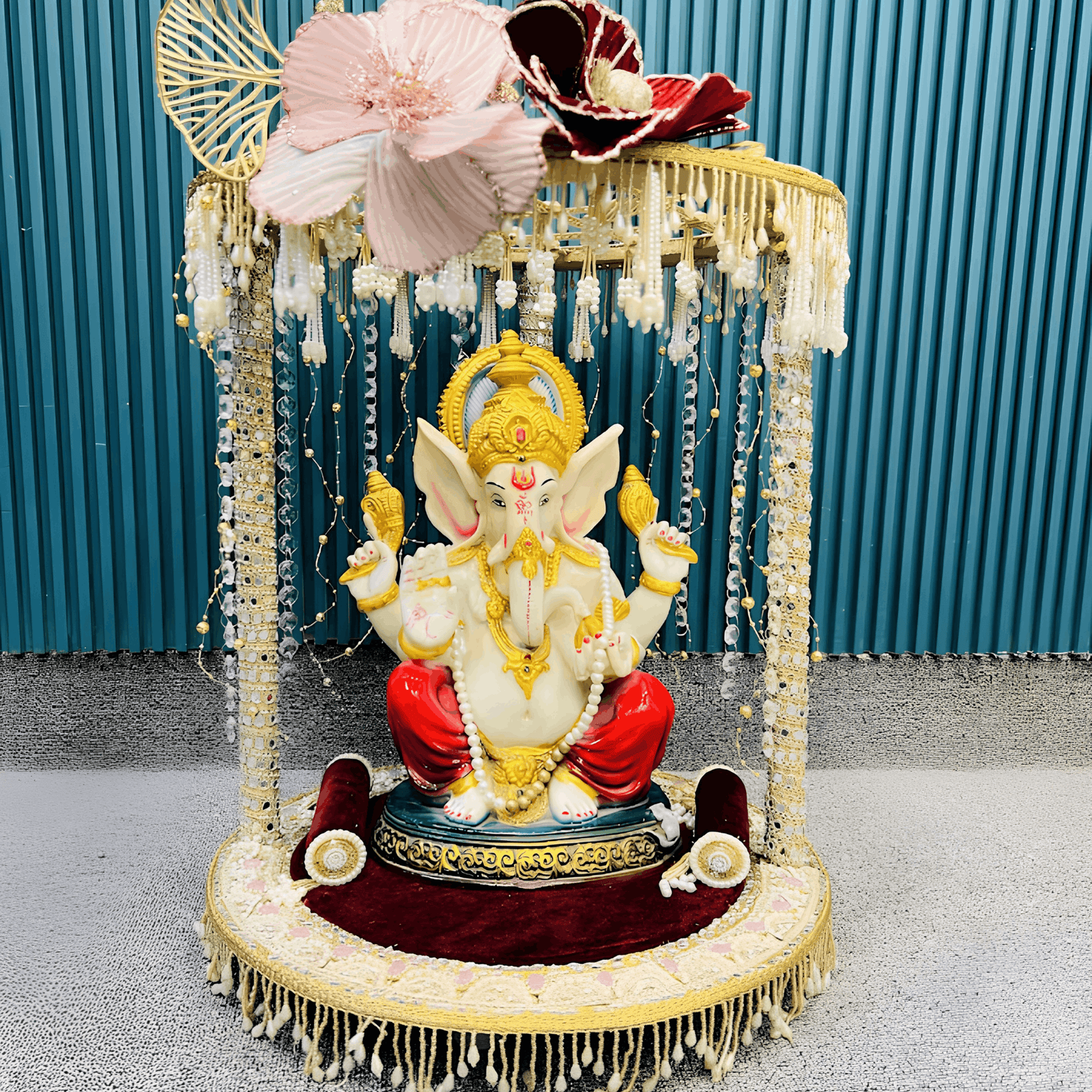 Beautiful Singhasan for Standing Deity (Pack of 1) - Image 2