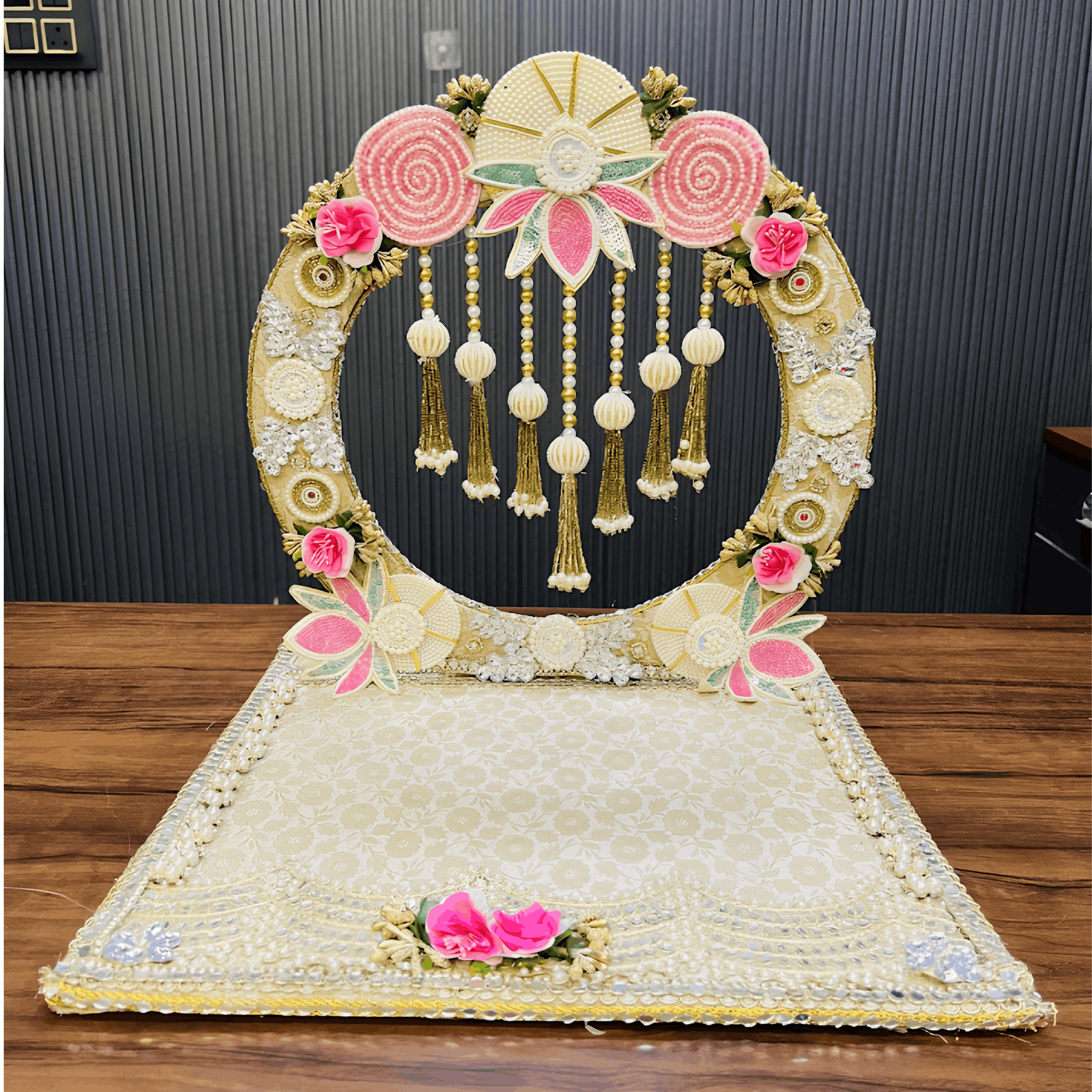 Beautiful White-Yellowish Singhasan-16*16 inch (Pack of 1)